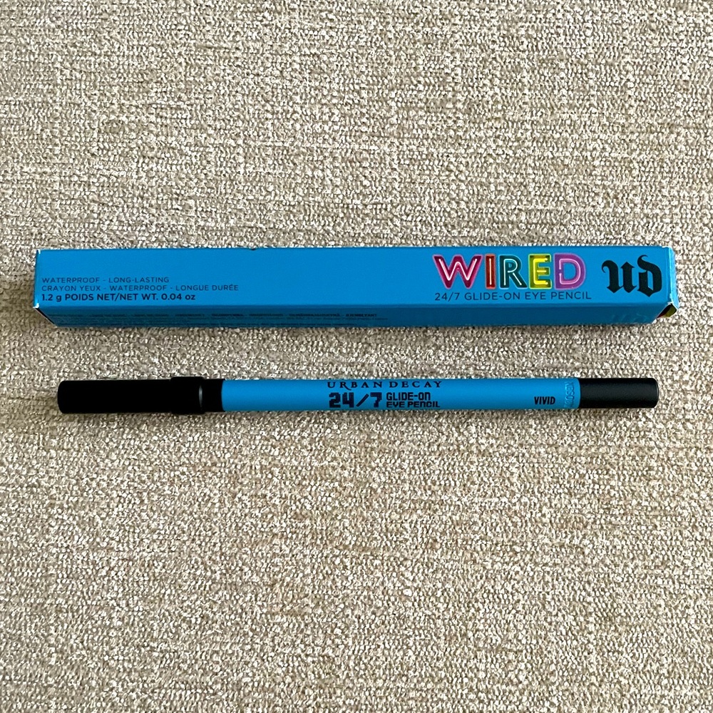 Urban Decay Wired 24/7 Glide On Eye Pencil eyeliner in shade vivid